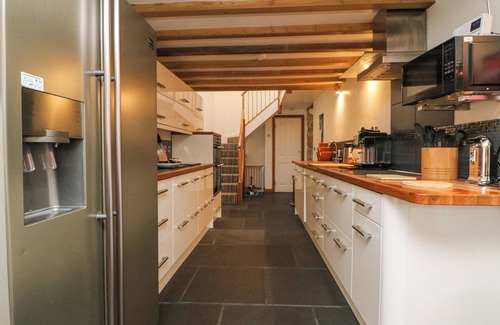 Troon House | MINER'S REST, pet friendly, character holiday cottage in Troon