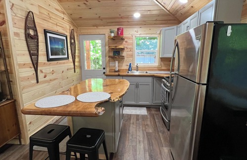 Munising Cabin | Miners Cabin - Pictured Rocks Lodging