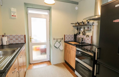 Rhiwbryfdir Cottage | MINERS COTTAGE, pet friendly, with open fire in Blaenau Ffestiniog