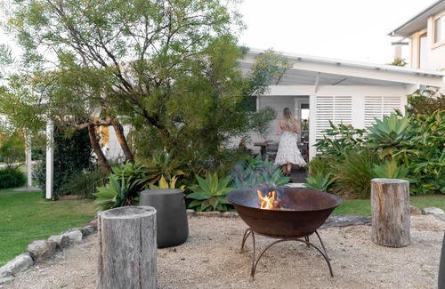Vincentia House | 'Minerva Cottage Jervis Bay'- Cosy Couples Retreat