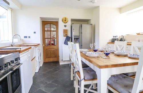 Llanarmon Dyffryn-Ceiriog Cottage | MINFFORDD, family friendly in Llanarmon Dyffryn Ceiriog