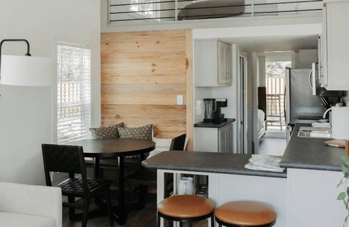 Wimberley Cabin | Mingo Cabin - Cabin sleeps up to 6 people. Pet friendly.