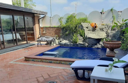 Terzigno Cabin | Mini appartamento romantico indipendente con giardino e piscina ad uso esclusivo