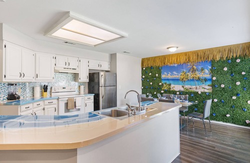 Allen House | Mini Cancun - Ultimate Tropical Getaway