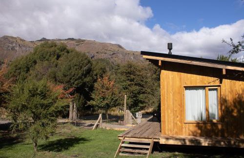 Lanin National Park Ski Chalet | Mini Casa en la montaña con vista a la CASCADA- Andes Alquileres