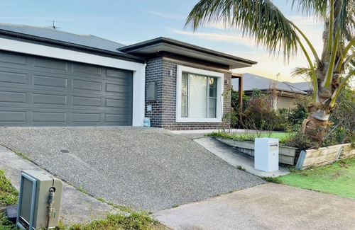 Mango Hill House | Mini Farm House at Mango hill Brisbane