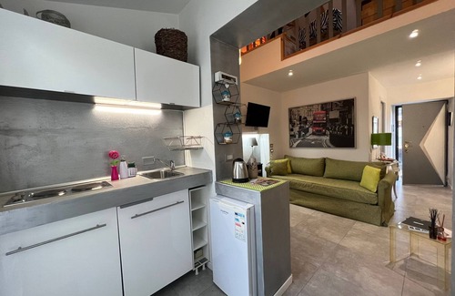 Centro Direzionale Apartment | MINI PENTHOUSE WITH TERRACE