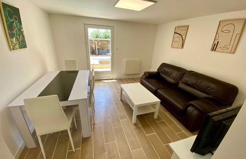 Venelles Villa | Mini-villa à Venelles 10mins D'aix-en-provence Avec Grande Piscine Non-partagée