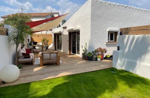 La Marana House | Mini Villa Indépendante à 350m de la mer (LAX)