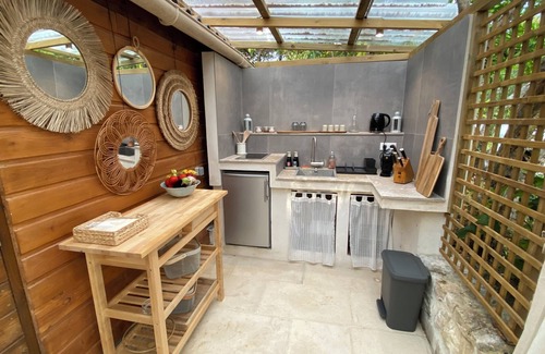 Cagnes-sur-Mer Ski Chalet | Mini Villa With Jacuzzi