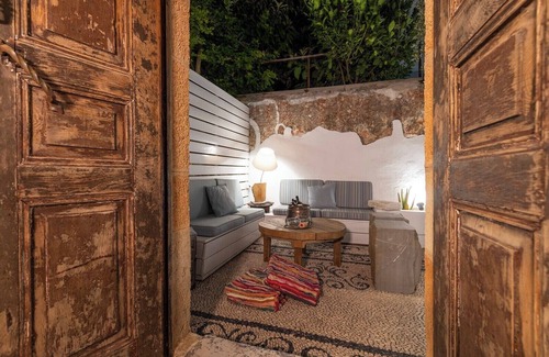 Lindos Villa | Mini villa with private courtyard in the heart of Lindos.