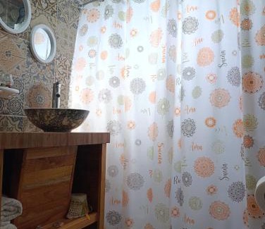 Colonial Hocker House | Minicasa Ensueño