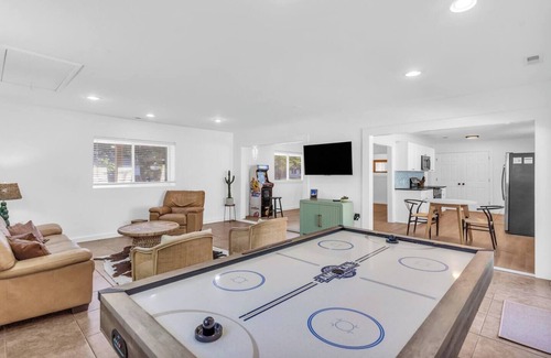 Wilmington House | *MiniGolf-Hot Tub-Firepit-Games*