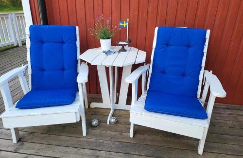Trosa House | Minihus med stor trädgårdstomt nära golf och hav