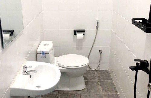 Gadong House | Miniinn - Single Room with Shared Bathroom