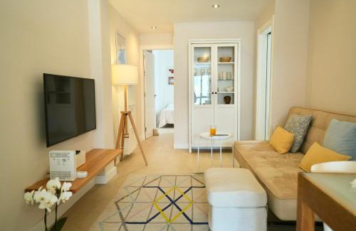 Las Palmas de Gran Canaria Apartment | Minimalist Home Canteras Beach