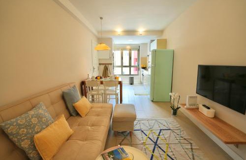 Las Palmas de Gran Canaria Apartment | Minimalist Home Canteras Beach