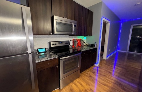 Latonia Apartment | Minimal in every single way except for the view