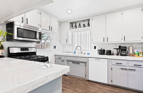 Central Escondido House | Minimalism & a Splash of Anime Home