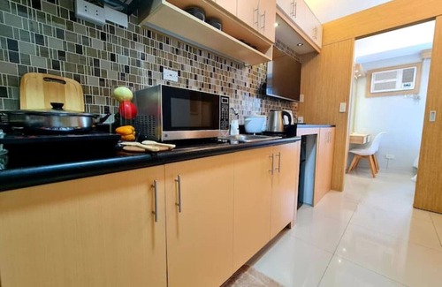 Dupax Del Norte Condo | Minimalist 1BR nr SM North |Fastnet |Parking