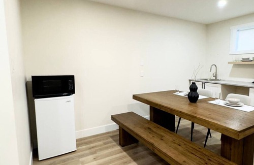 Regina House | Minimalist Basement Suite