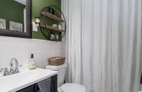 Tuscaloosa House | Minimalist contemporary home 8 minutes from UA, Pet friendly!!