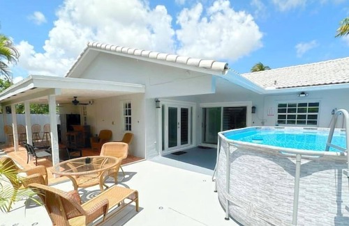 Richmond West House | Minimalist home in the heart of Miami