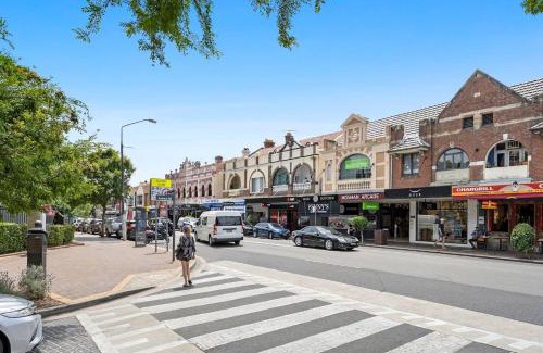 Mosman Apartment | Minimalist Mosman - Essential Stay near Beach & Zoo