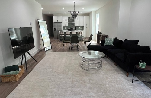 Mechanicsville House | Minimalist Retreat in the Heart of ATL