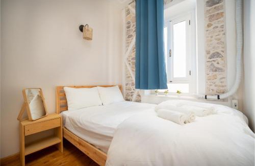 Foca House | MINIQ HOMES 101 - Near Sea Foça Center 2BR Historic Stone House