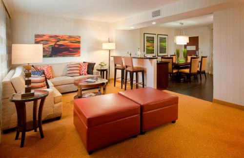Brooklyn Park Hotel | Minneapolis Marriott Hotel & Conference Center