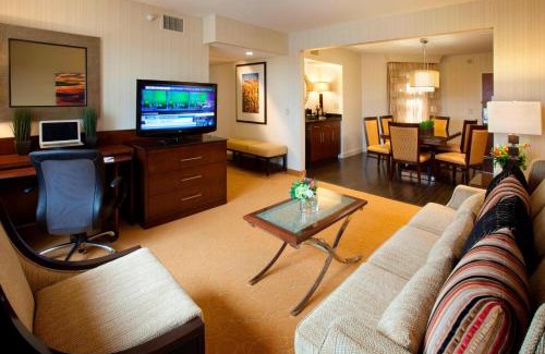 Brooklyn Park Hotel | Minneapolis Marriott Hotel & Conference Center