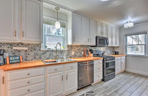 Richfield House | Minneapolis Retreat - 3 Mi to Mall of America