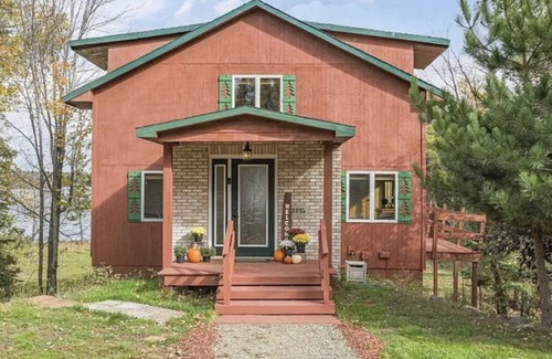 Ely Cabin | Minnesota lakefront home/cabin near Tower and Ely, close to Bear Head State Park