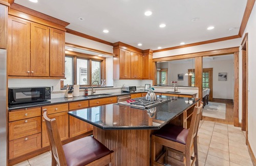 Linden Hills House | MINNeSTAY* Harriet House