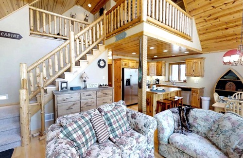 Litchfield Cabin | MINNeSTAY* Lakefront Hideaway