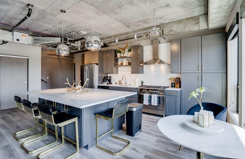 Warehouse District Apartment | MINNeSTAY* Sable 501 Luxury
