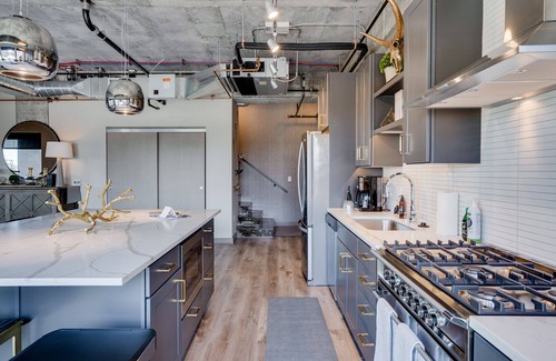 Warehouse District Apartment | MINNeSTAY* Sable 501 Luxury