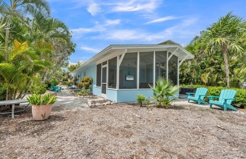 Anna Maria Condo | Minnow 2 2 Bedroom Villa by RedAwning