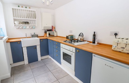 Malpas Cottage | MINNOW COTTAGE, pet friendly, with open fire in Malpas