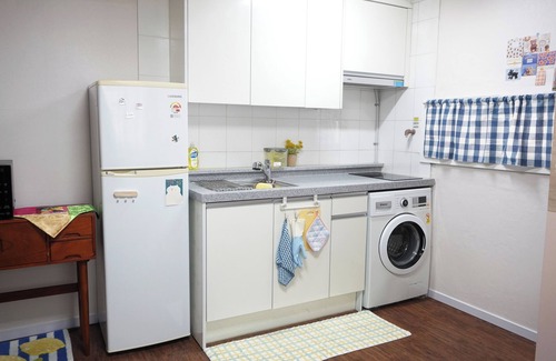 Mapo Apartment | MINNY HOUSE 305. New Open. Best location in Hongdae. Close to hongdae sta.