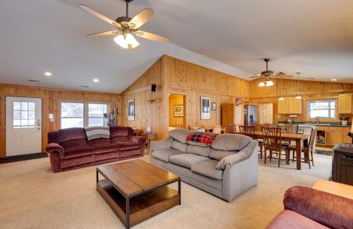 Minocqua House | Minocqua Lakefront Cabin with Deck