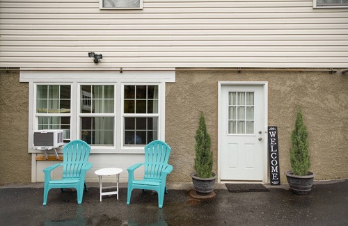West Asheville Estates Apartment | Mins to Asheville. Studio w/Fire pit. Pet Friendly, Washer and Dryer