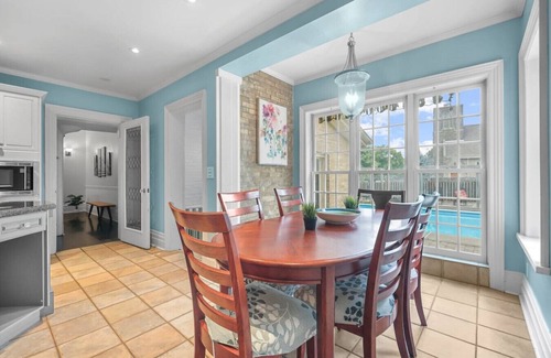 Cobourg House | Mins to Beach | Downtown 5BR w/Pool, Patio & BBQ
