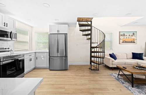 Delray Beach House | Mins to Beach! Recently remodeled! Putting Green!