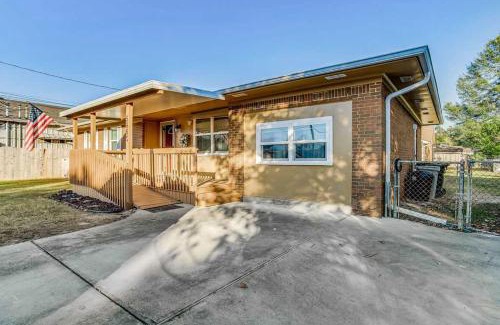Pensacola Heights House | Mins to Beach & Shopping Brilliant in Bellview