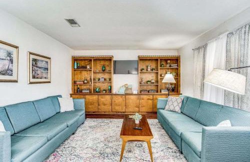 Pensacola Heights House | Mins to Beach & Shopping - Quaint Unit in Bellview