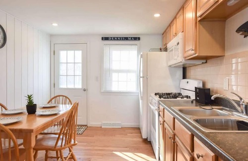 Dennis Port Condo | Mins. to Beach & Town Great Outdoor Space!