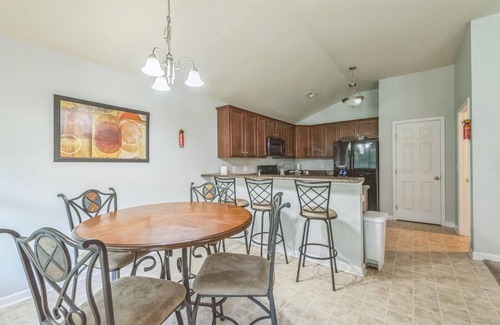 Harvest House | Mins to Crestwood Med Huntsville Hospital Fire Pit Peaceful Cul-de-Sac