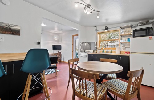 Santa Rita Park House | Mins to Downtown and the Gem Show! - Cafè Casita
